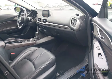 2018 Mazda Mazda3 Touring z USA, uszkodzony, nr VIN 3MZBN1V3XJM244110